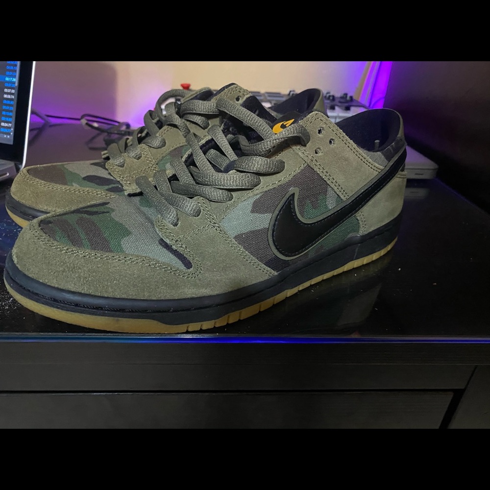 Nike dunk camo sb